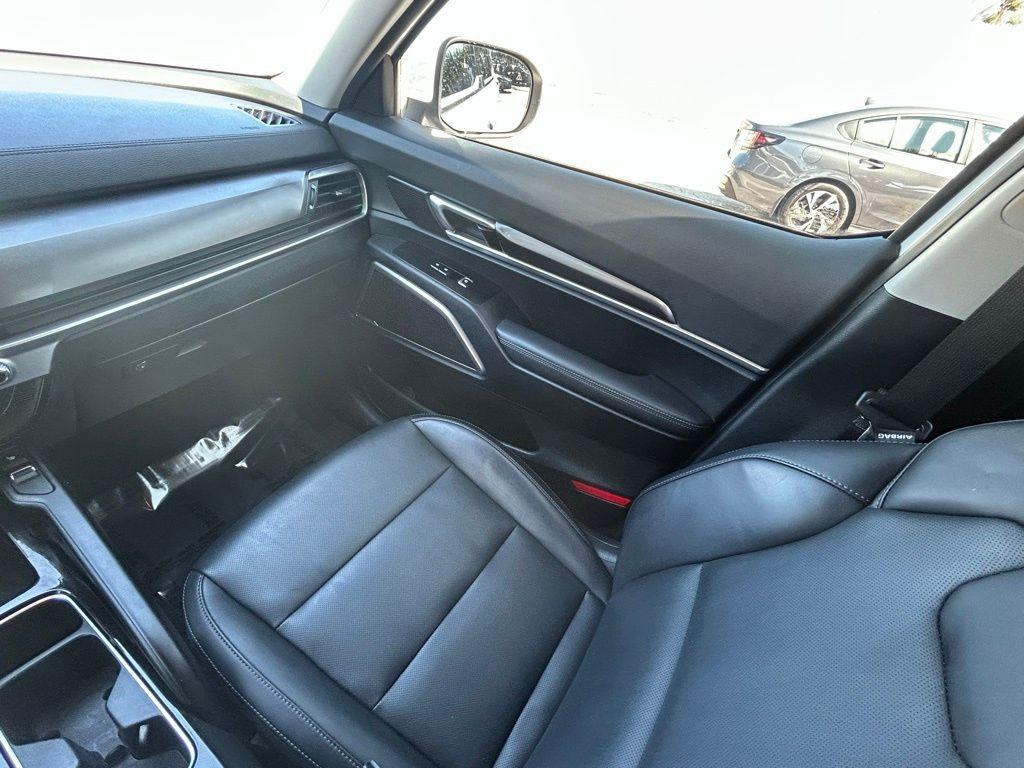 used 2024 Kia Telluride car, priced at $29,000