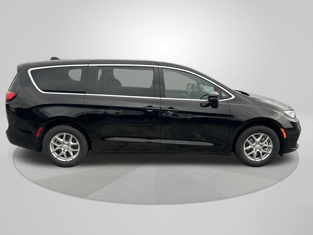 new 2026 Chrysler Pacifica car, priced at $42,665