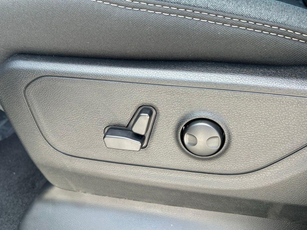 new 2025 Ram 1500 car, priced at $48,877