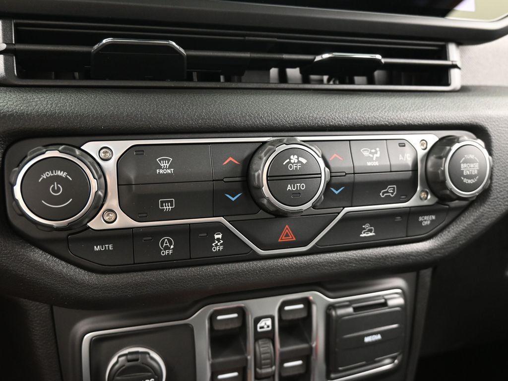 new 2026 Jeep Gladiator car, priced at $47,059