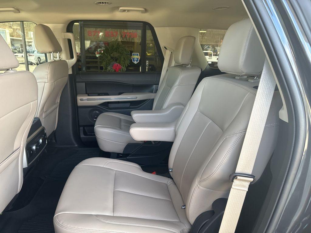 used 2023 Ford Expedition car, priced at $45,000