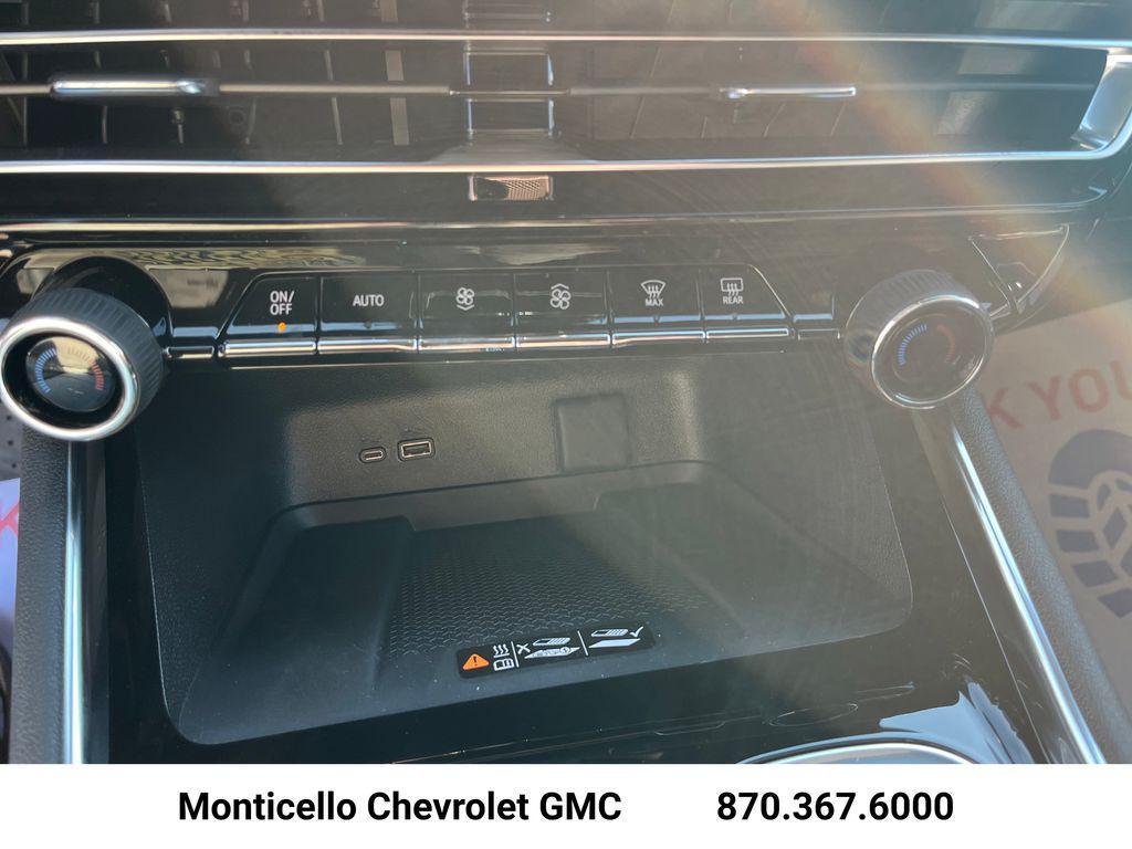 new 2026 Chevrolet Traverse car, priced at $57,815