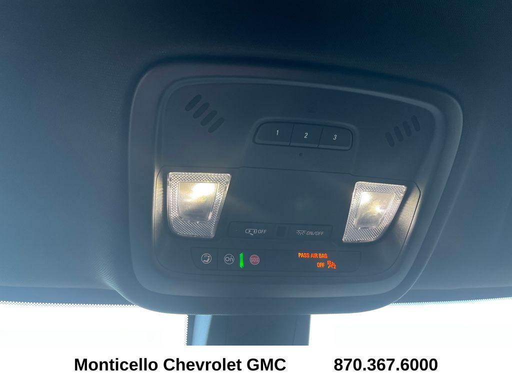 used 2023 Chevrolet Traverse car, priced at $33,999