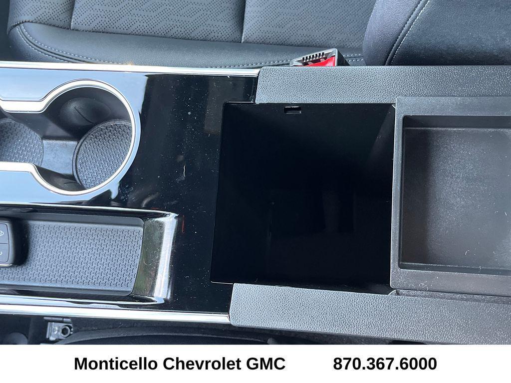 used 2025 Chevrolet Equinox car, priced at $27,998