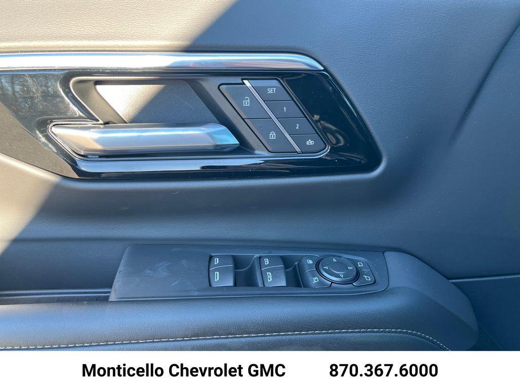 new 2026 Chevrolet Suburban car, priced at $76,270