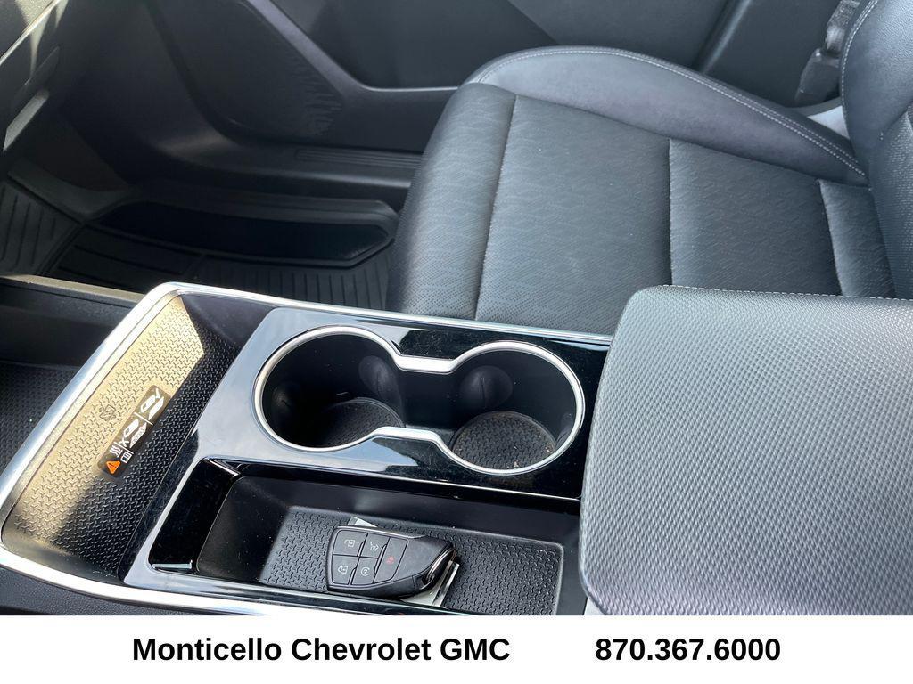 used 2025 Chevrolet Equinox car, priced at $25,399