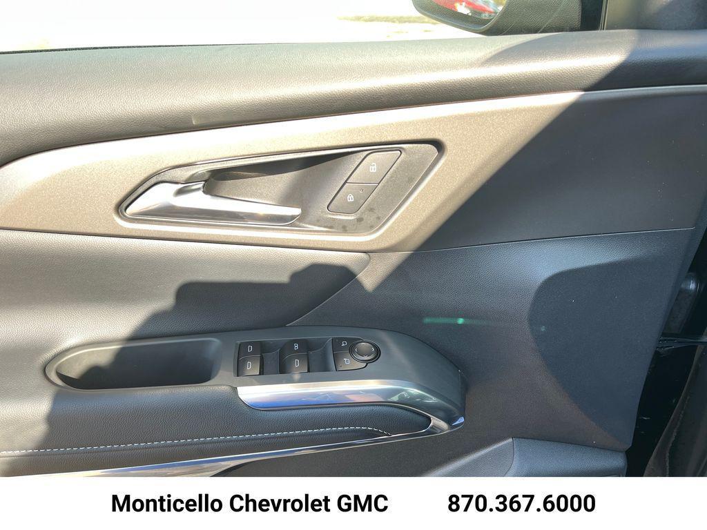 new 2026 Chevrolet Traverse car, priced at $42,220