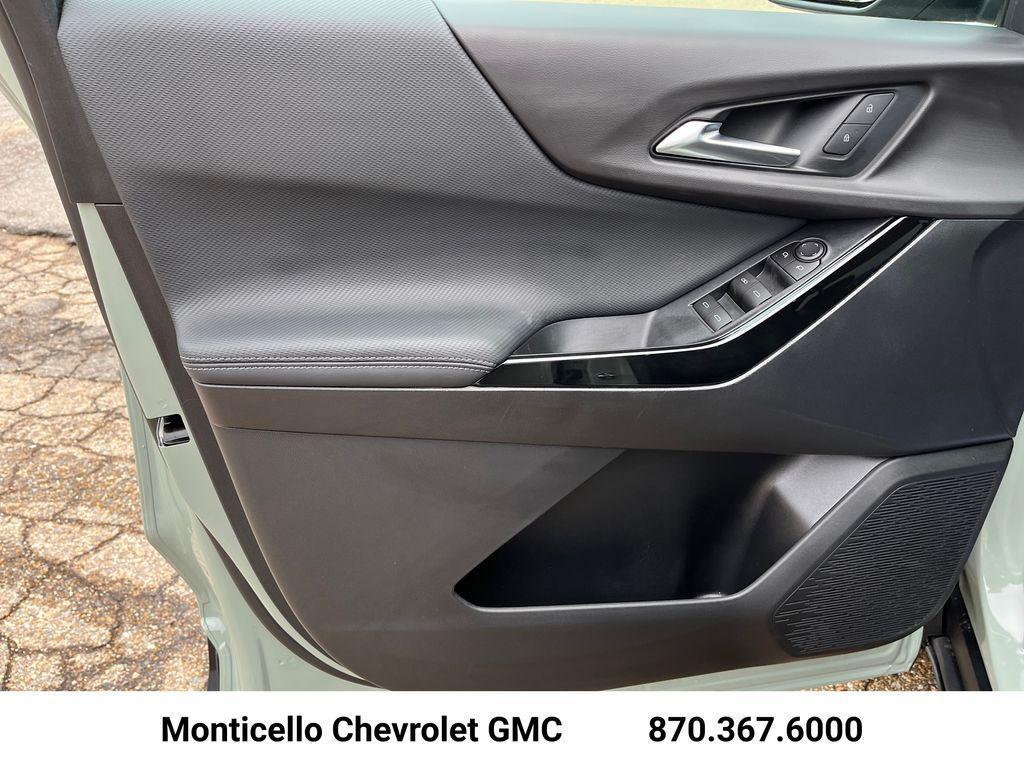 new 2026 Chevrolet Equinox car, priced at $29,995