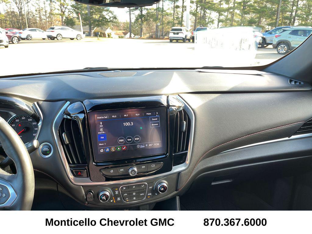 used 2022 Chevrolet Traverse car, priced at $29,495