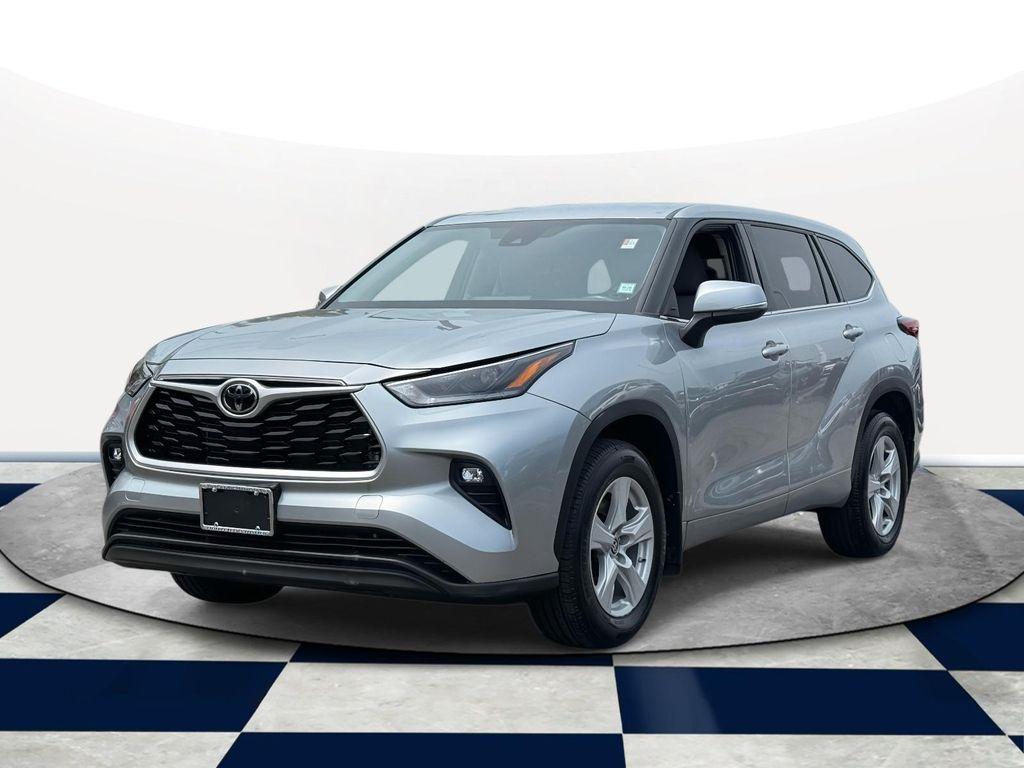 used 2022 Toyota Highlander car, priced at $30,795