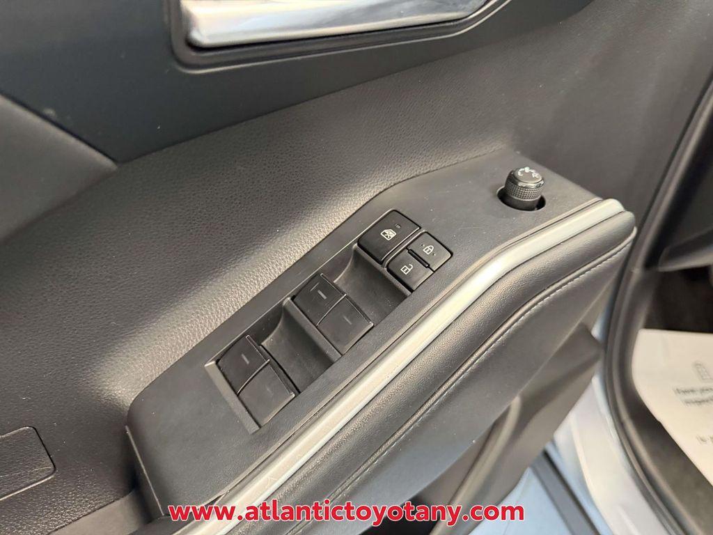 used 2022 Toyota Highlander car, priced at $34,990