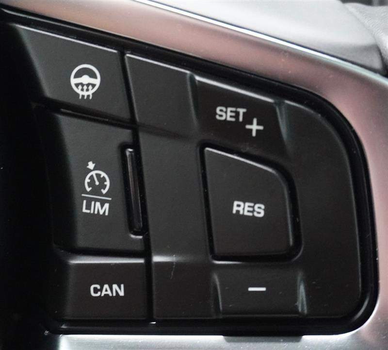 Jaguar XF view 27