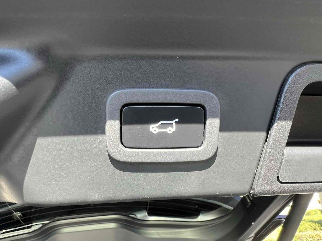 used 2018 Land Rover Range Rover Velar car, priced at $18,690