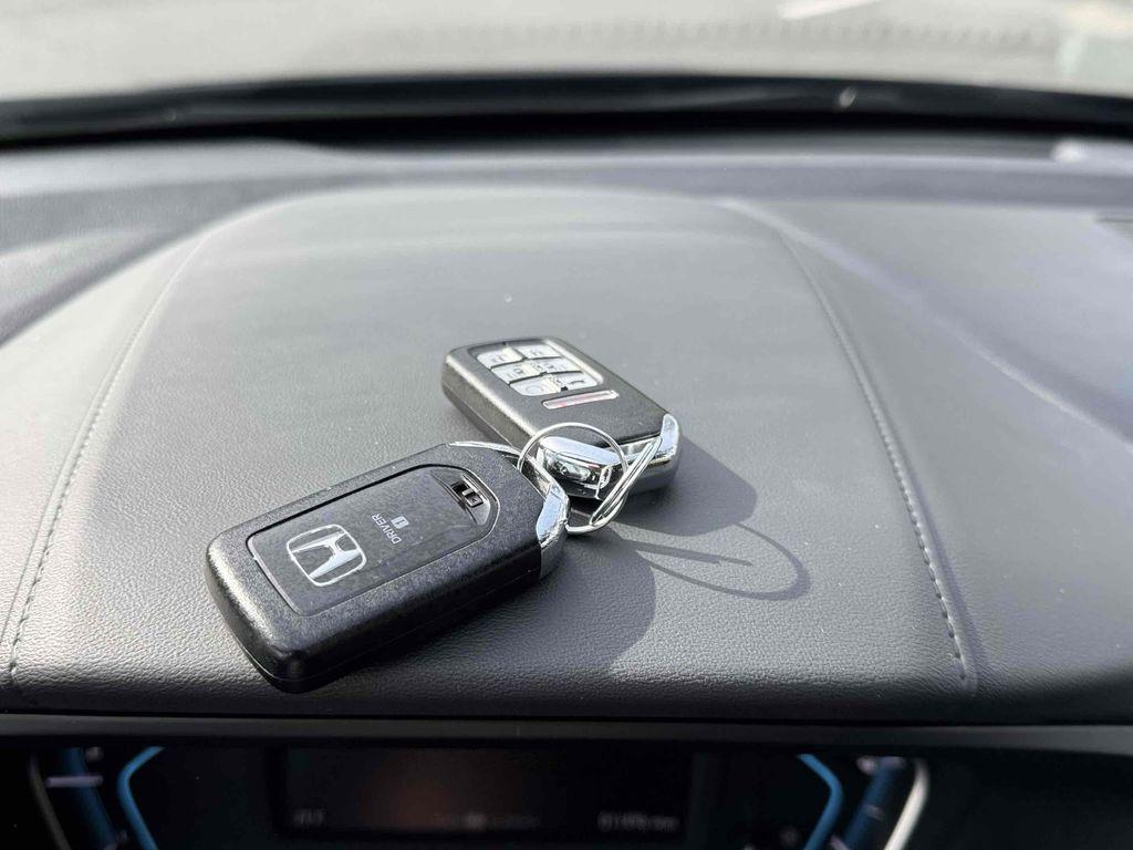 used 2024 Honda Odyssey car, priced at $42,990