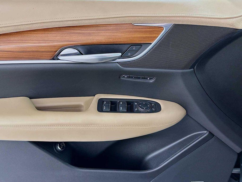 used 2019 Cadillac XT5 car, priced at $27,900