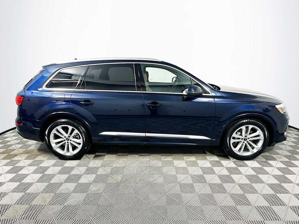 new 2026 Audi Q7 car, priced at $71,120