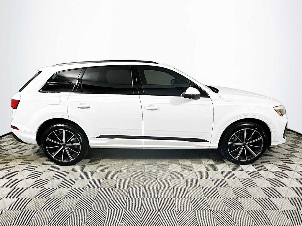 new 2026 Audi Q7 car, priced at $69,470