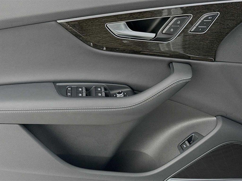 used 2025 Audi Q7 car, priced at $61,300