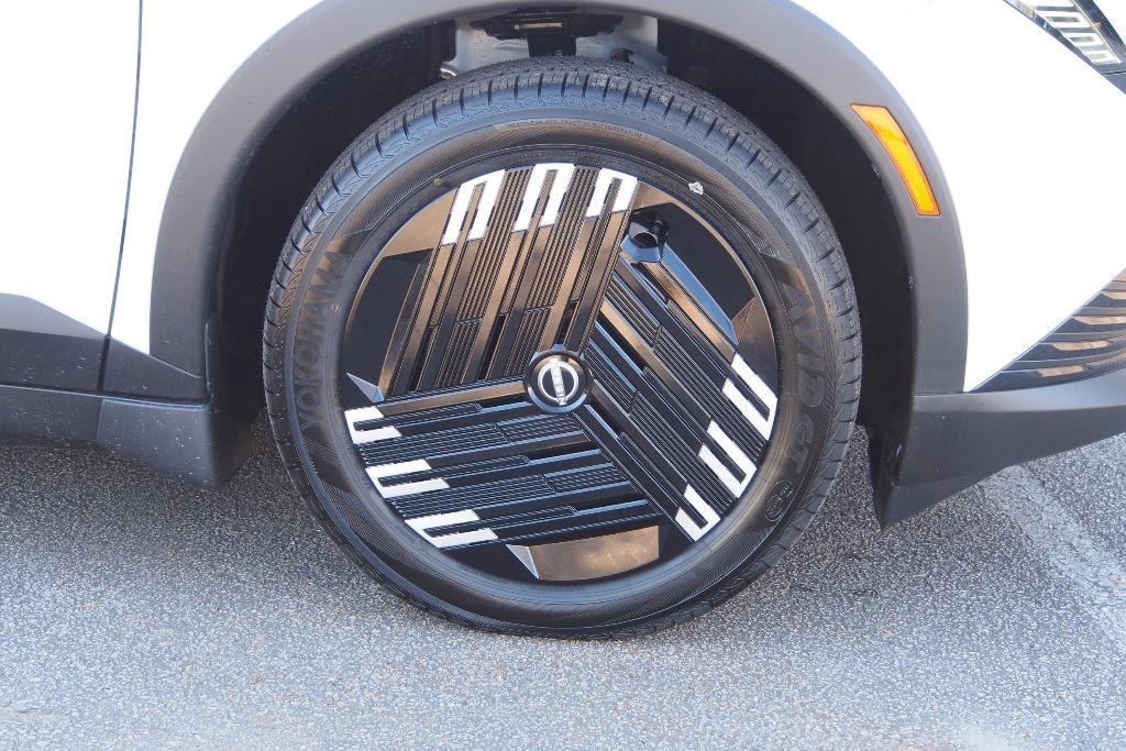 new 2026 Nissan Leaf car, priced at $33,552