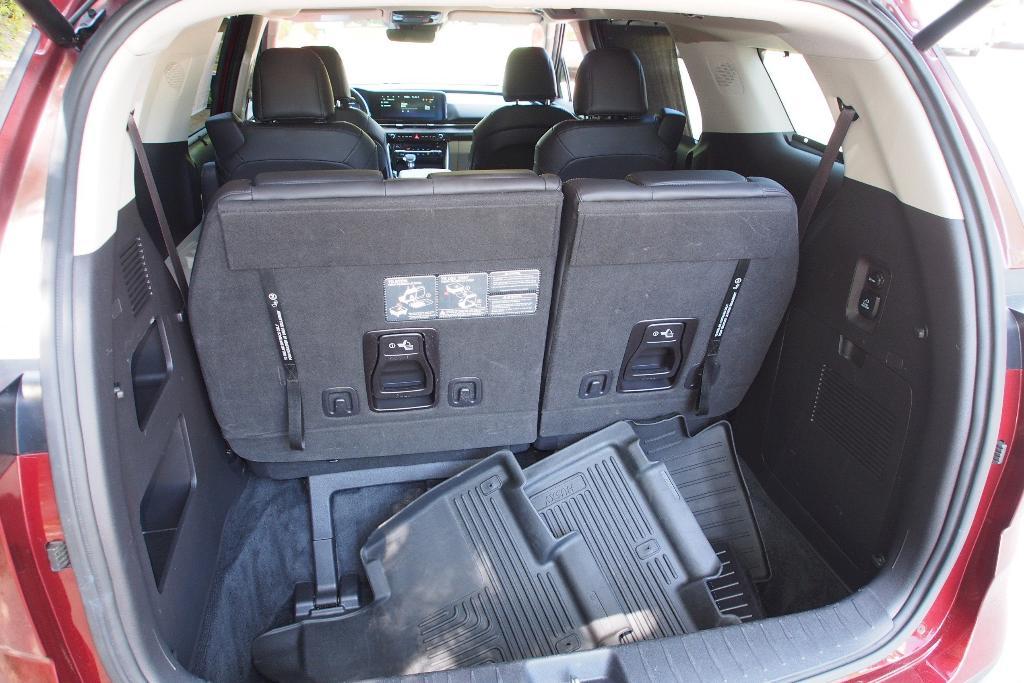 used 2023 Kia Carnival car, priced at $37,981