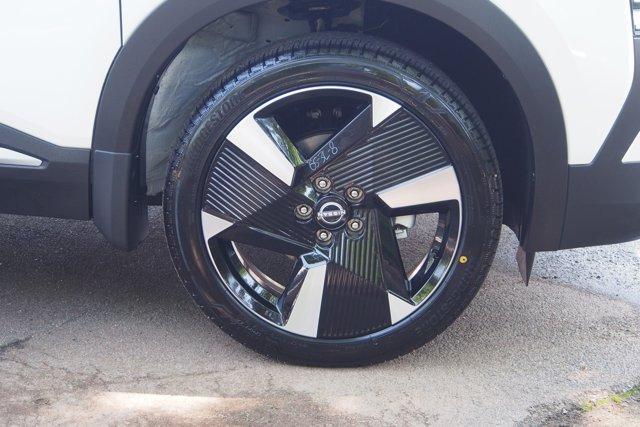 new 2025 Nissan Kicks car, priced at $30,515