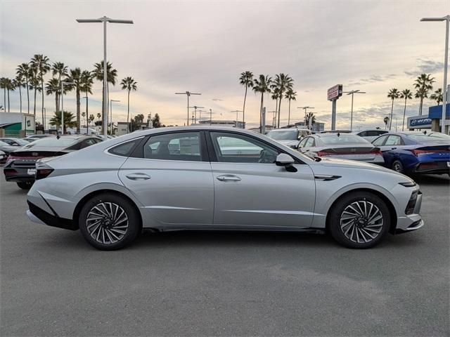 new 2026 Hyundai Sonata Hybrid car, priced at $340,000