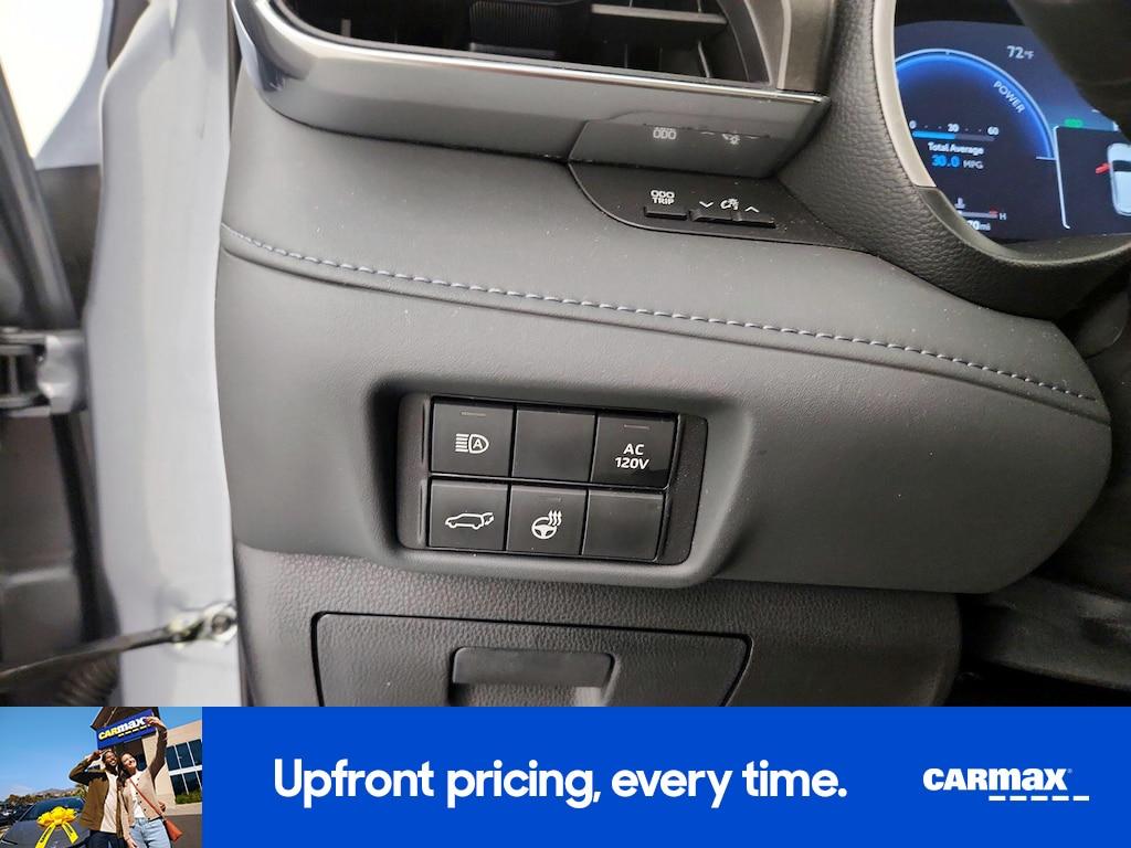 used 2023 Toyota Highlander Hybrid car, priced at $48,998