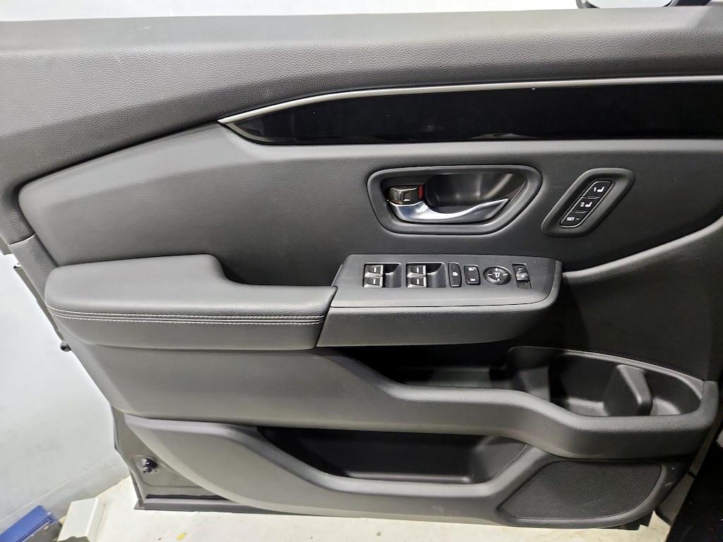 used 2023 Honda Pilot car, priced at $37,998