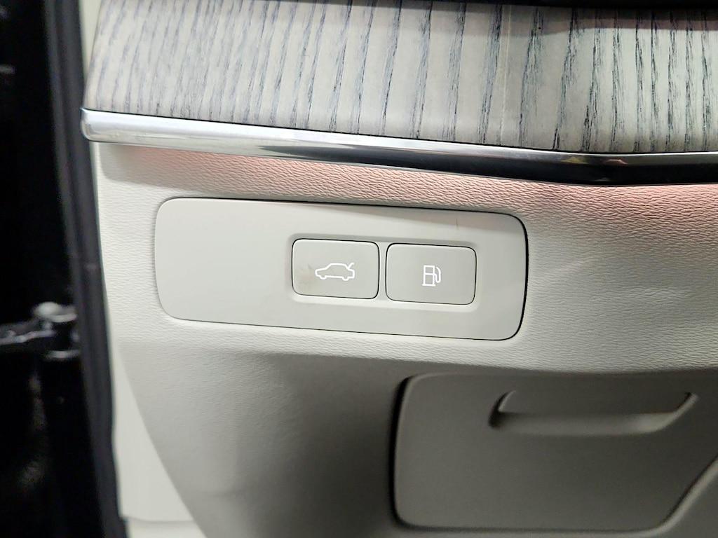 used 2023 Volvo XC90 Recharge Plug-In Hybrid car, priced at $43,998