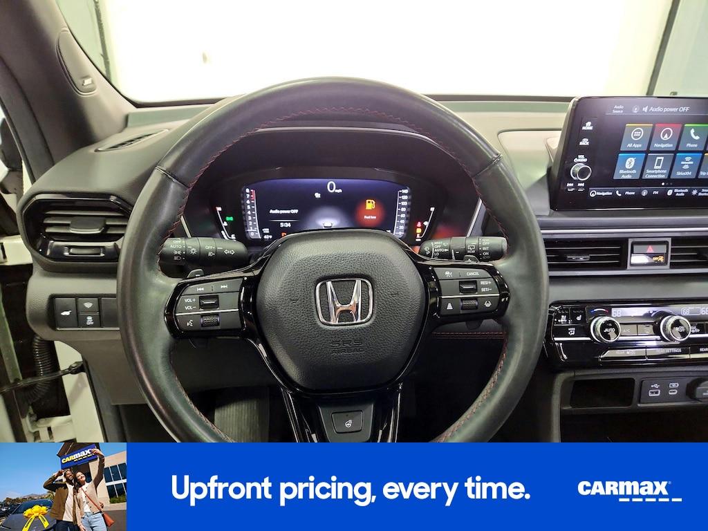 used 2025 Honda Pilot car, priced at $41,998