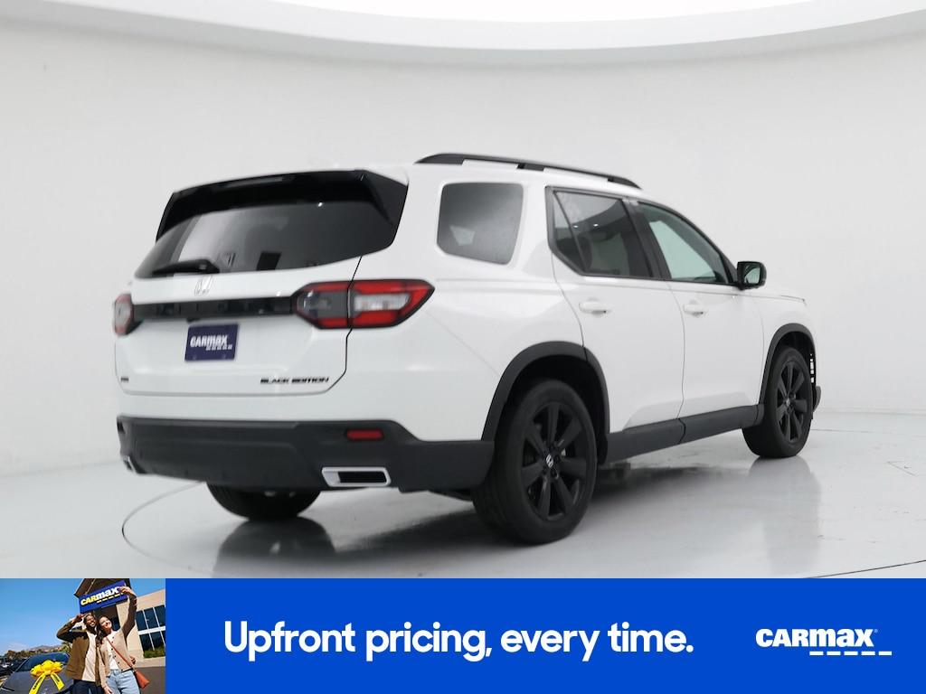used 2025 Honda Pilot car, priced at $41,998
