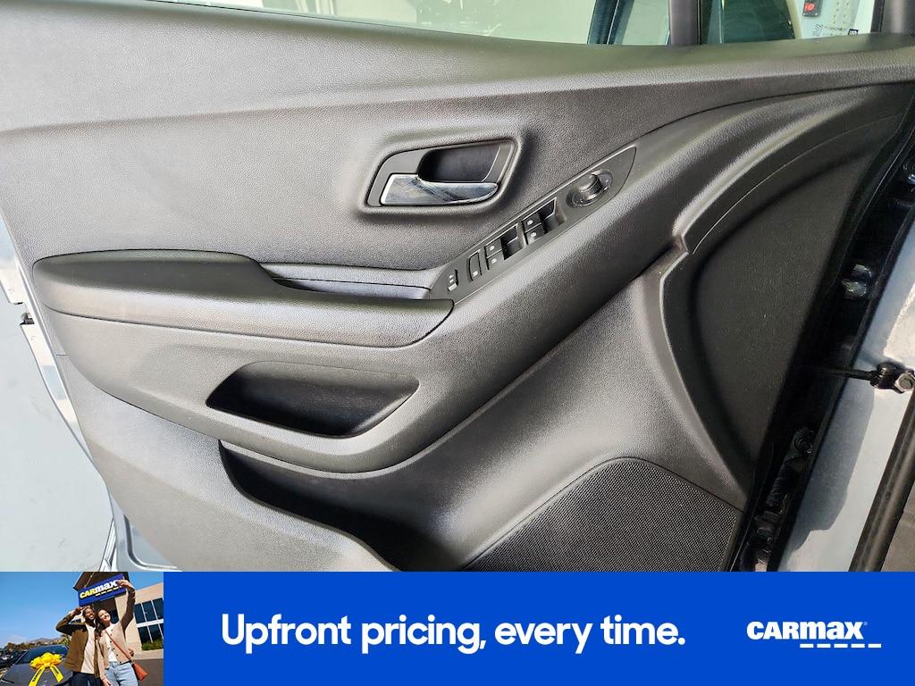 used 2022 Chevrolet Trax car, priced at $17,998