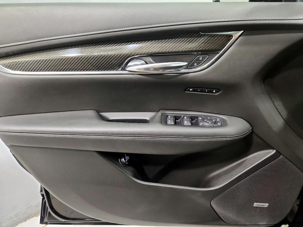 used 2022 Cadillac XT6 car, priced at $40,998