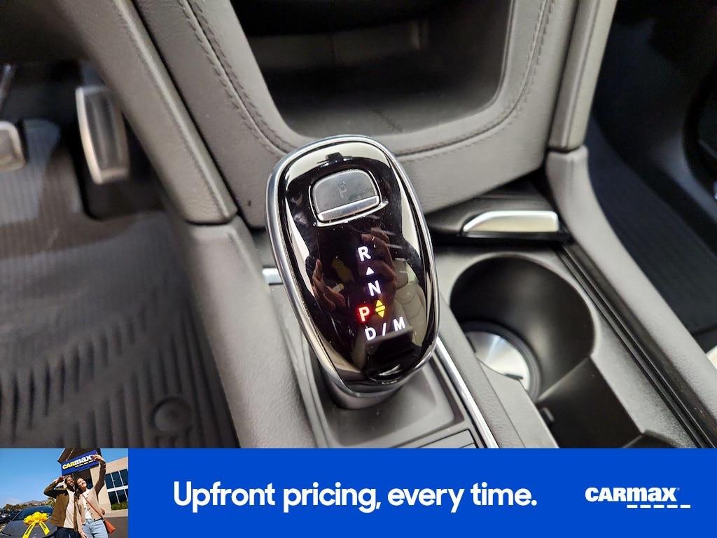 used 2022 Cadillac XT5 car, priced at $33,998