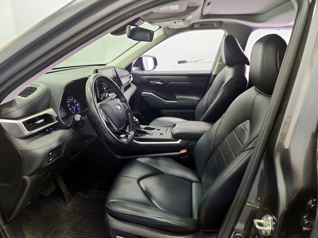used 2021 Toyota Highlander Hybrid car, priced at $34,998