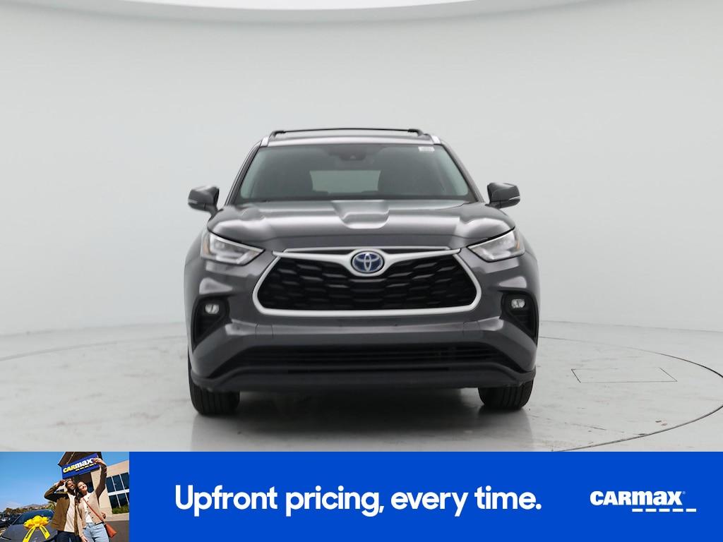 used 2021 Toyota Highlander Hybrid car, priced at $34,998
