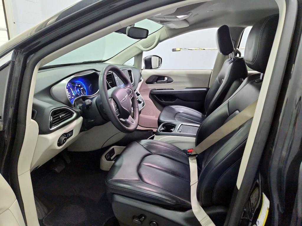 used 2023 Chrysler Pacifica car, priced at $25,998