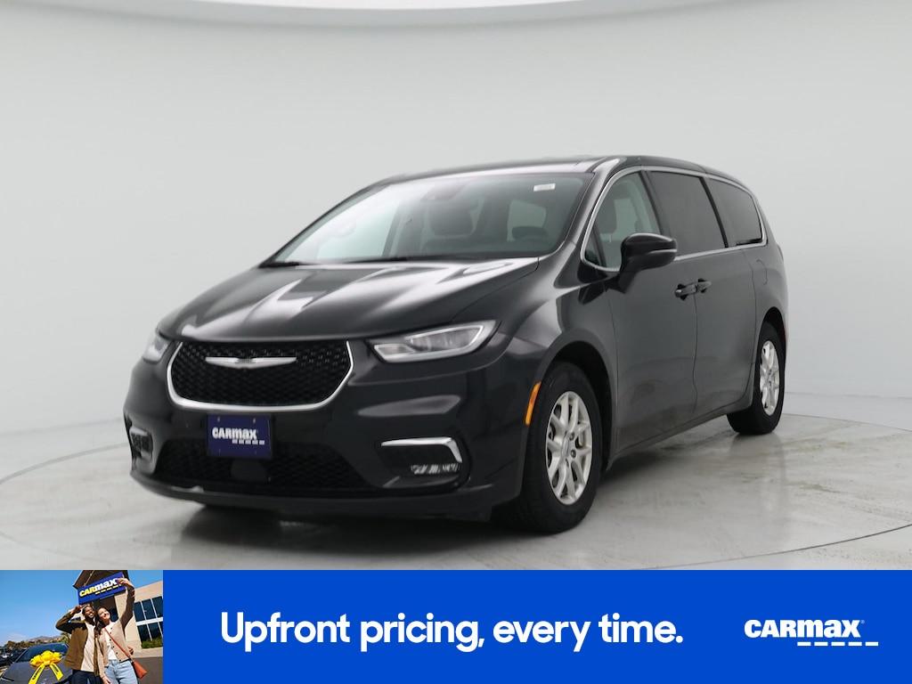 used 2023 Chrysler Pacifica car, priced at $25,998
