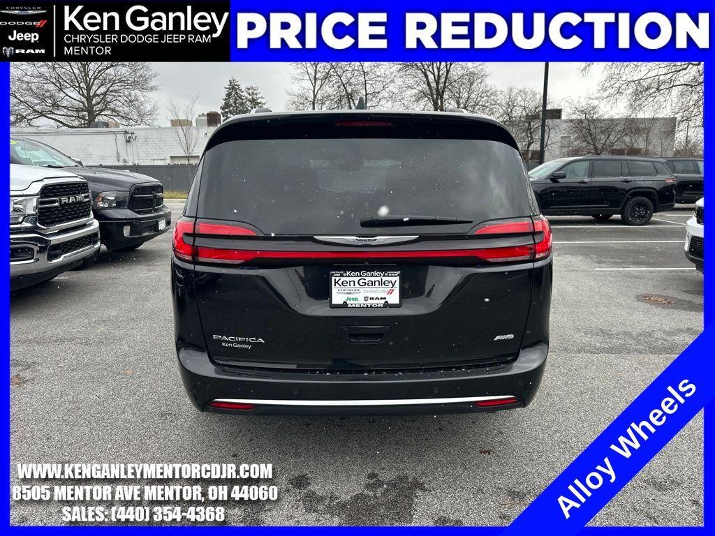 used 2021 Chrysler Pacifica car, priced at $35,300