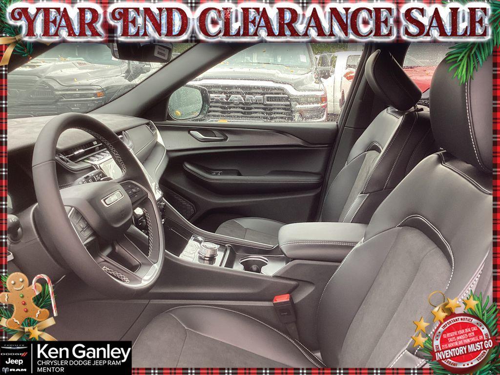 new 2025 Jeep Grand Cherokee car, priced at $37,858