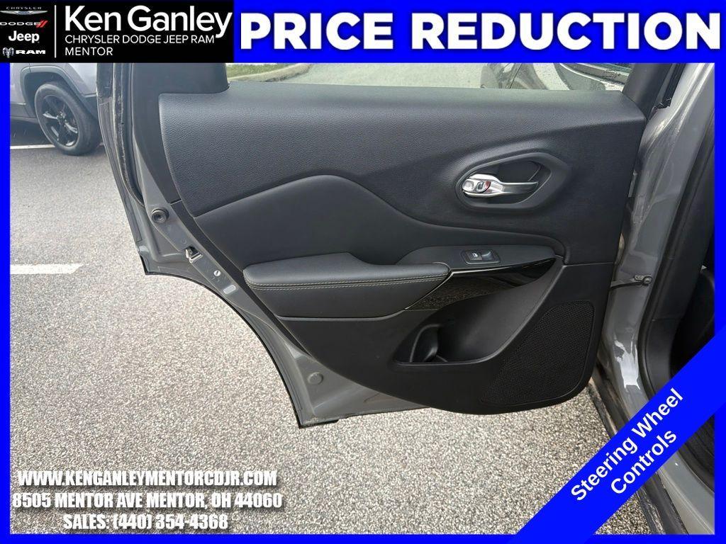 used 2023 Jeep Cherokee car, priced at $22,575