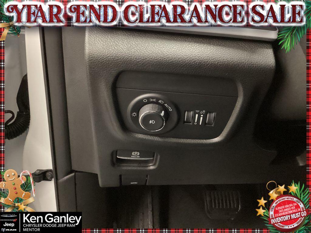 new 2025 Jeep Grand Cherokee car, priced at $43,237