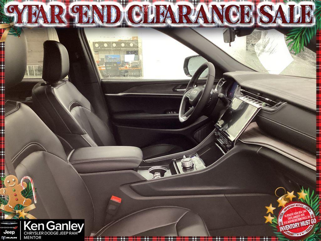 new 2025 Jeep Grand Cherokee car, priced at $43,237