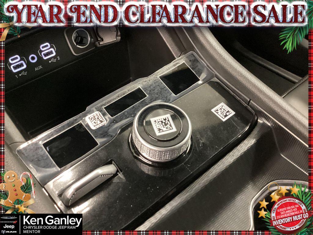 new 2025 Jeep Grand Cherokee car, priced at $43,237