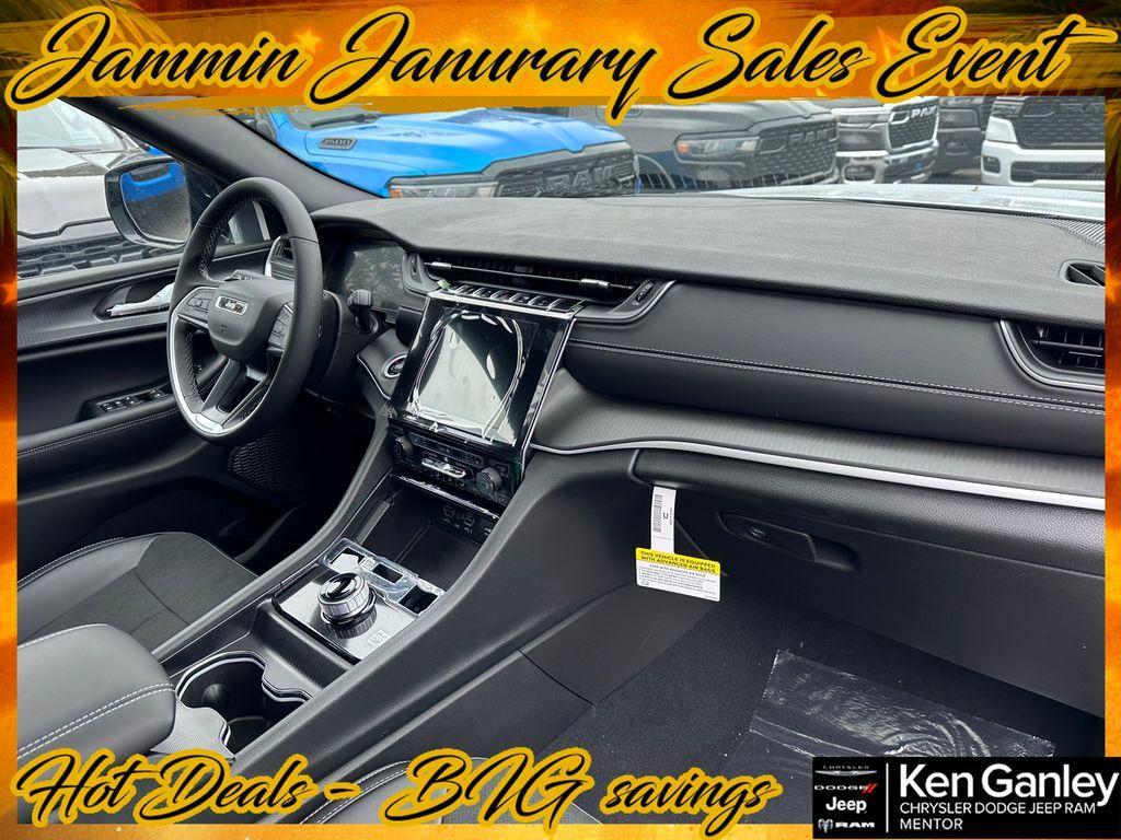 new 2025 Jeep Grand Cherokee car, priced at $37,108