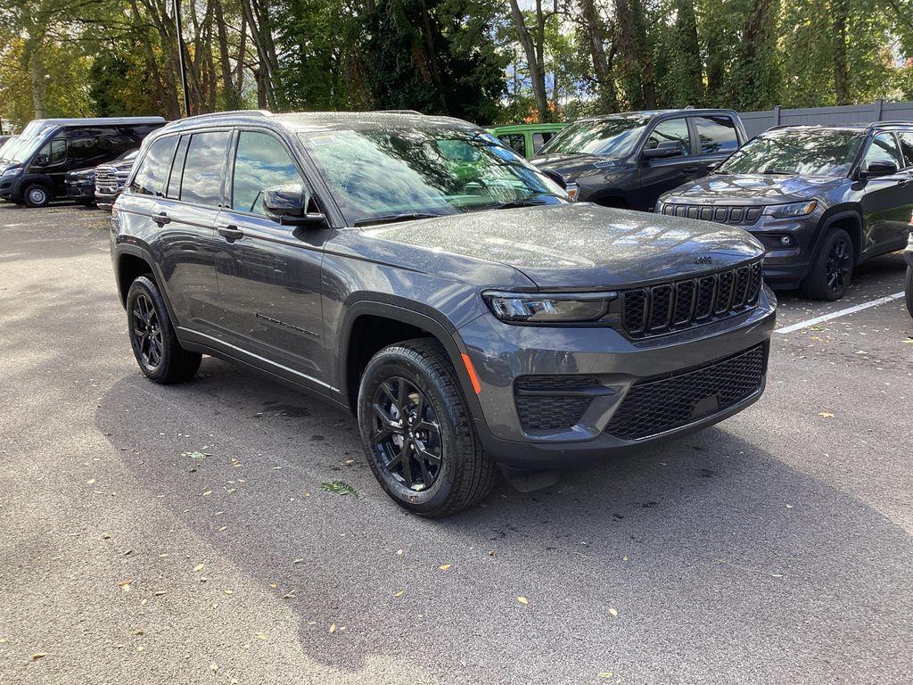 new 2025 Jeep Grand Cherokee car, priced at $44,480