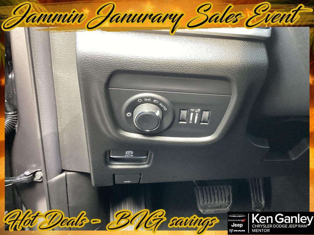 new 2025 Jeep Grand Cherokee car, priced at $43,730