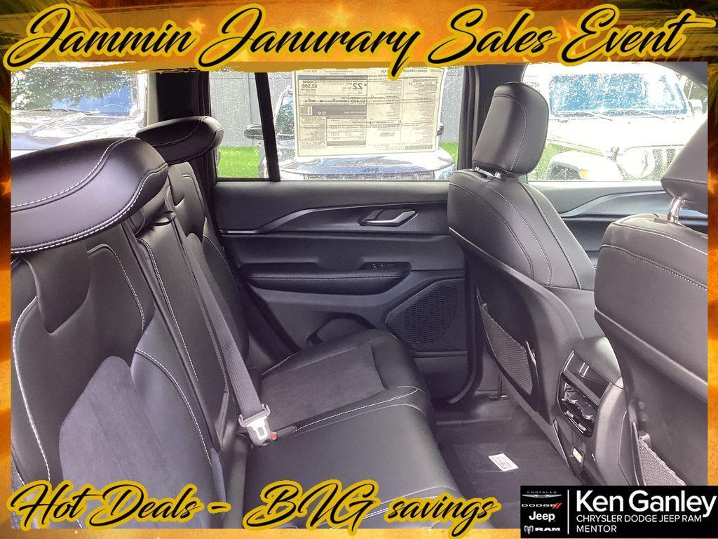 new 2025 Jeep Grand Cherokee car, priced at $43,730