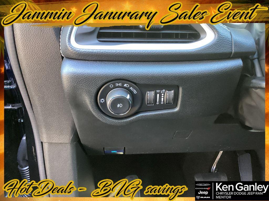 new 2026 Chrysler Pacifica car, priced at $42,919