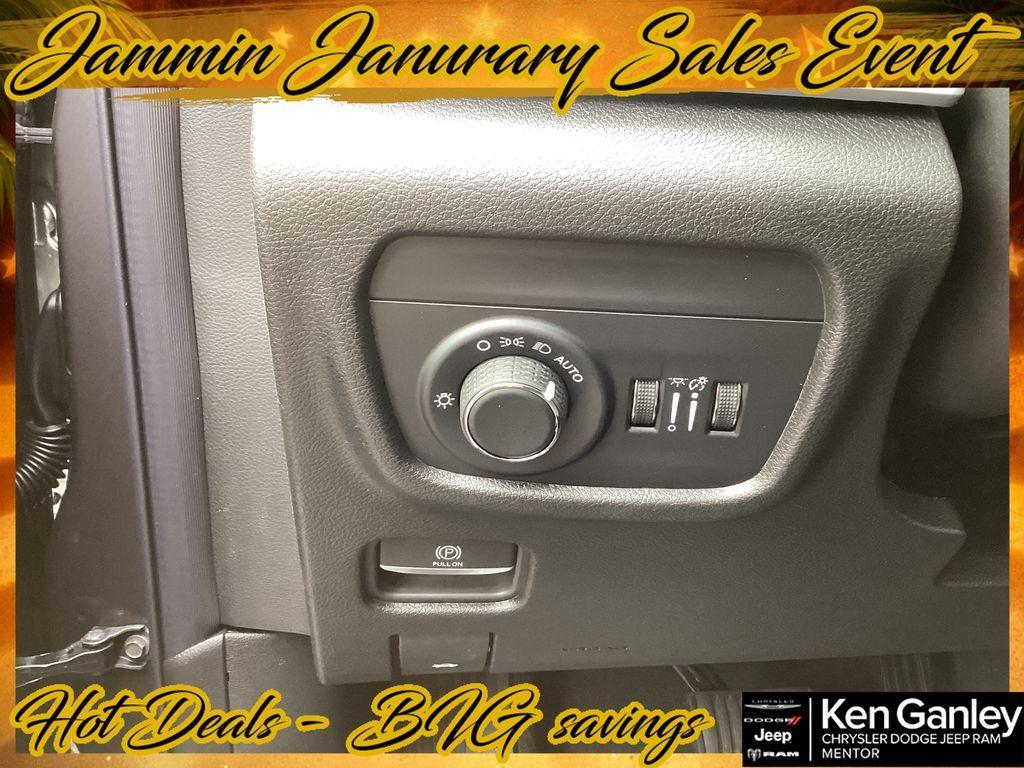 new 2025 Jeep Grand Cherokee L car, priced at $40,044